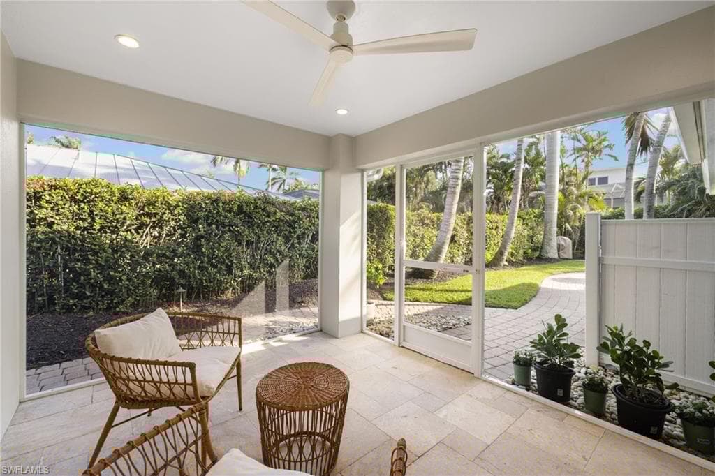 320 Putter Point Dr, Naples, FL 34103-27