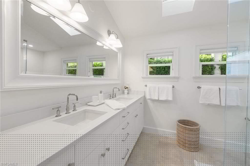 320 Putter Point Dr, Naples, FL 34103-32