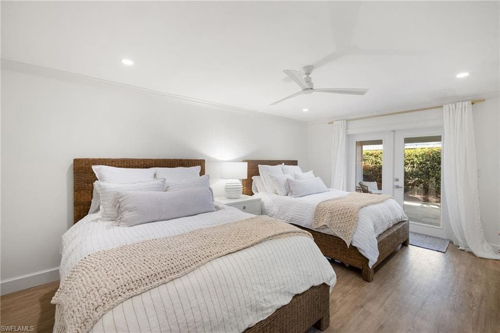 320 Putter Point Dr, Naples, FL 34103-46