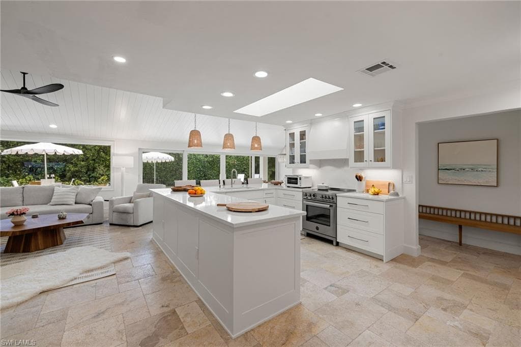 320 Putter Point Dr, Naples, FL 34103-4