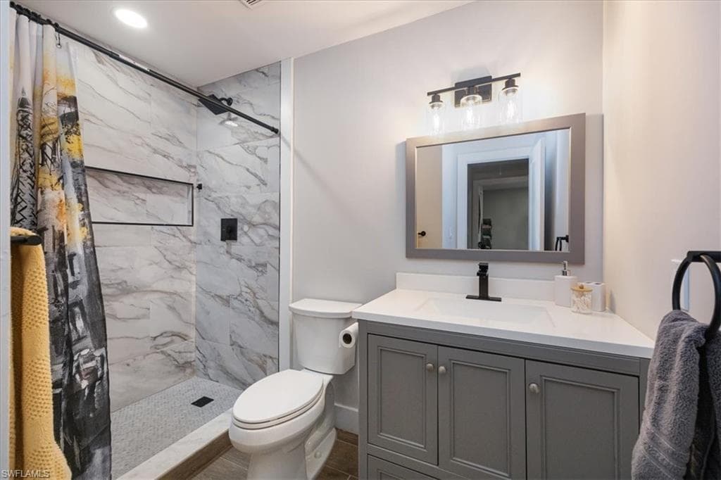 1890 Bald Eagle Dr B, Naples, FL 34105-15