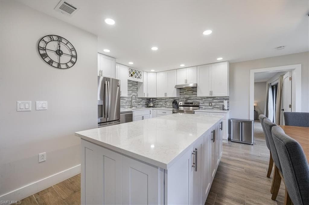 1890 Bald Eagle Dr B, Naples, FL 34105-5
