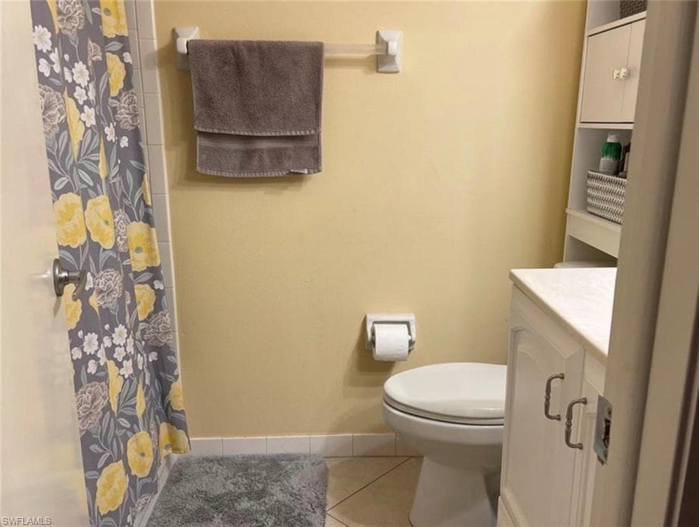 201 Quail Forest Blvd 208, Naples, FL 34105-9