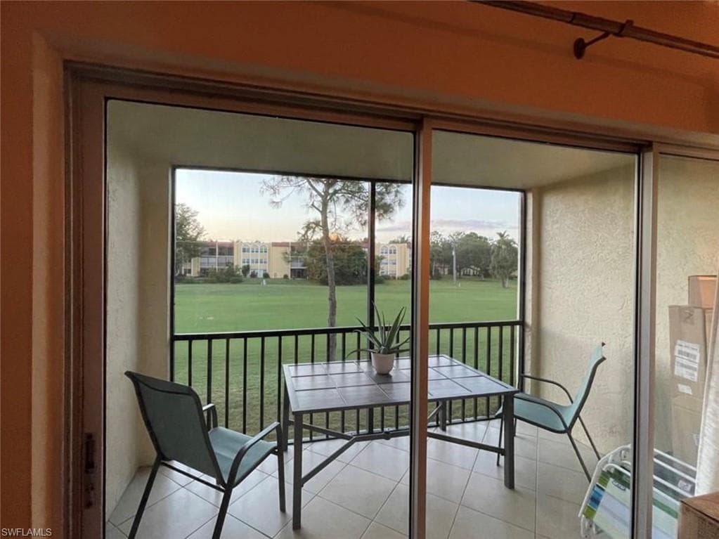 201 Quail Forest Blvd 208, Naples, FL 34105-4