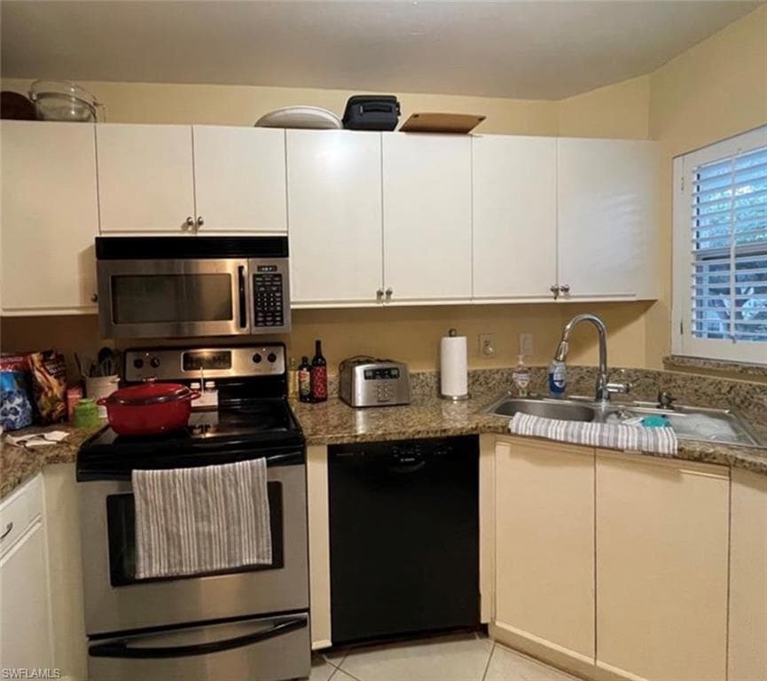 201 Quail Forest Blvd 208, Naples, FL 34105-7