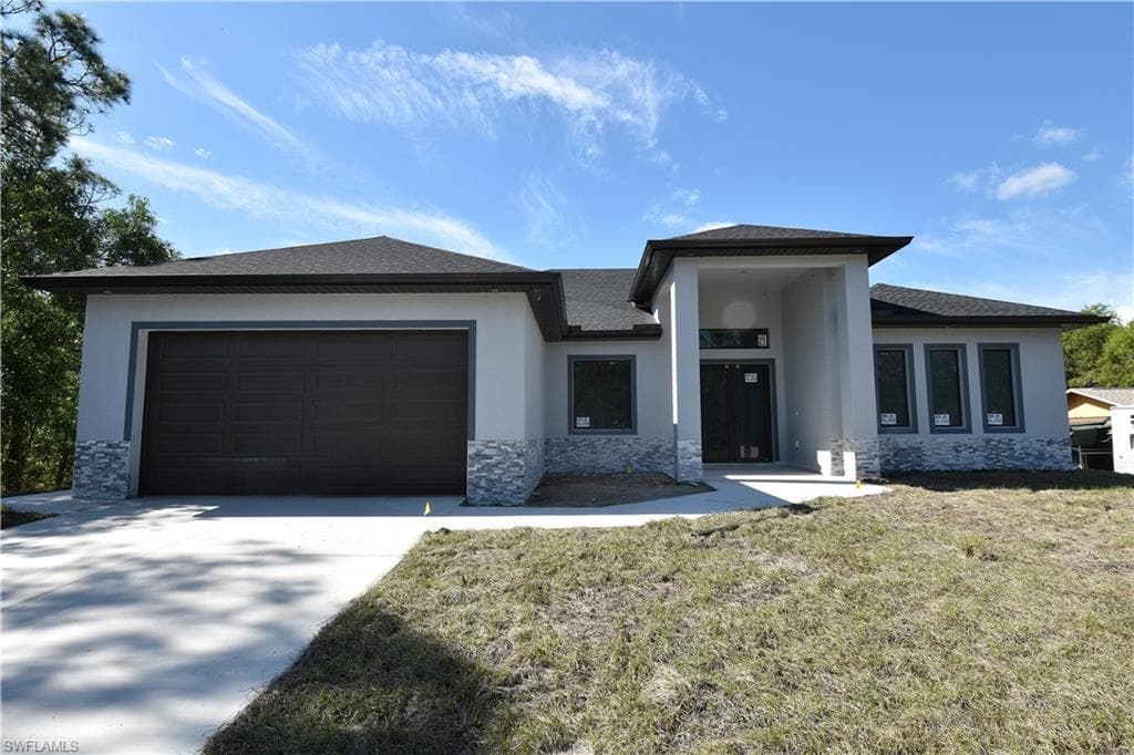 103 Scott Ave, Lehigh Acres, FL 33936-2