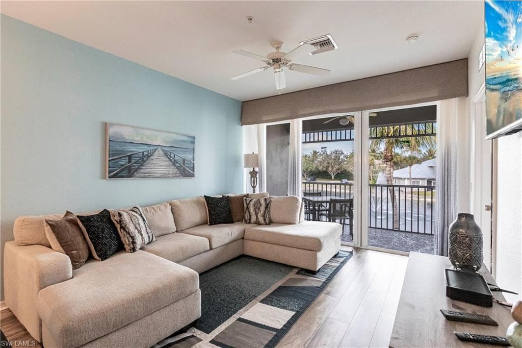 7930 Mahogany Run Ln 826, Naples, FL 34113-11
