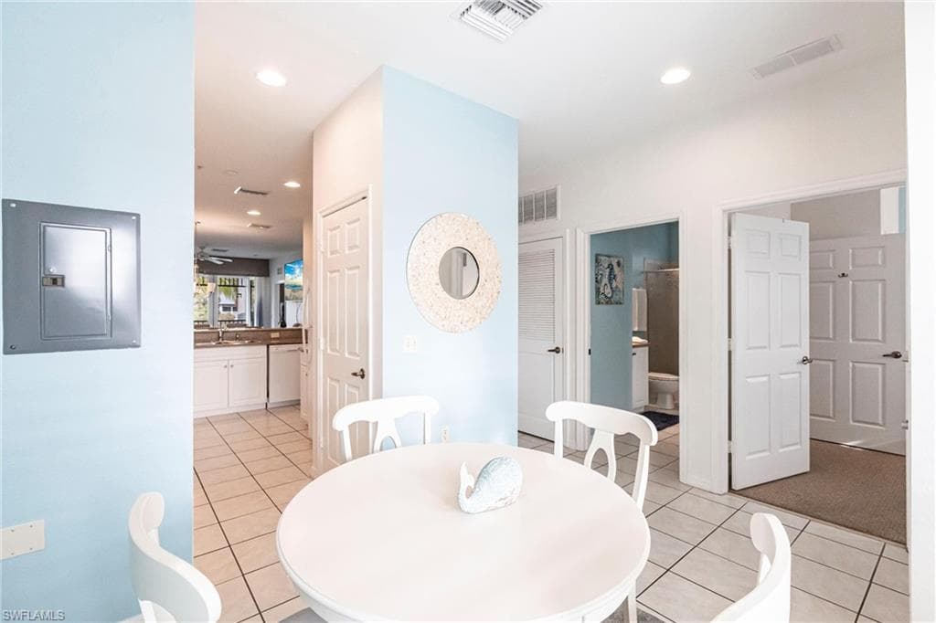 7930 Mahogany Run Ln 826, Naples, FL 34113-19