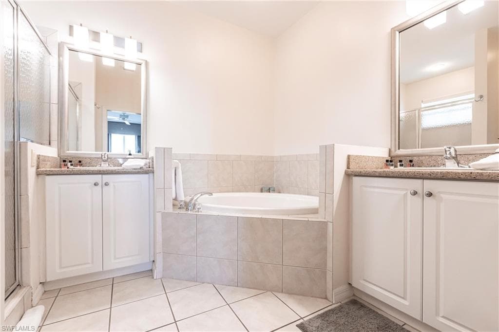7930 Mahogany Run Ln 826, Naples, FL 34113-25