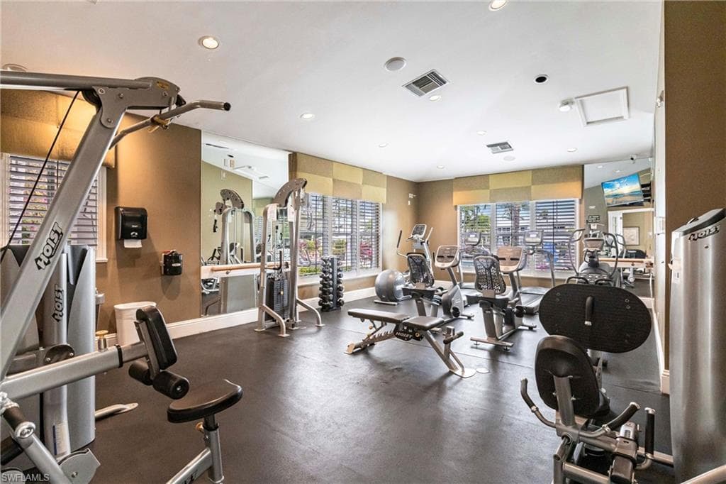 7930 Mahogany Run Ln 826, Naples, FL 34113-43