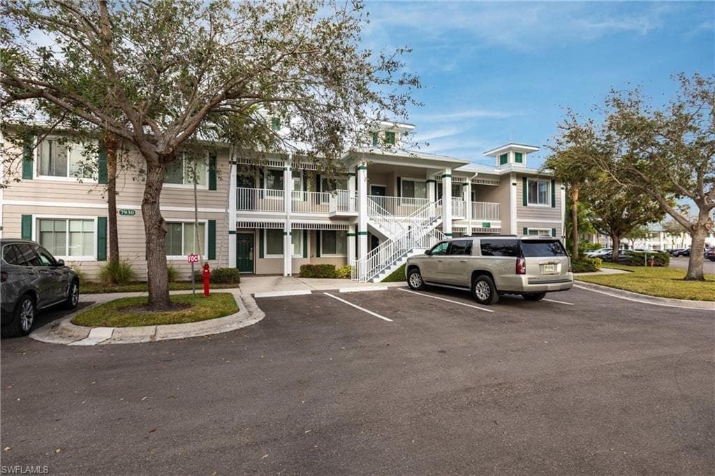 7930 Mahogany Run Ln 826, Naples, FL 34113-6