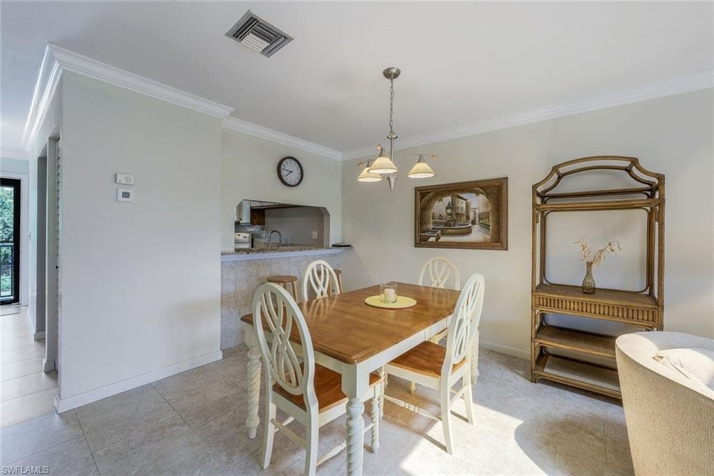 5259 Treetops Dr, Naples, FL 34113-12