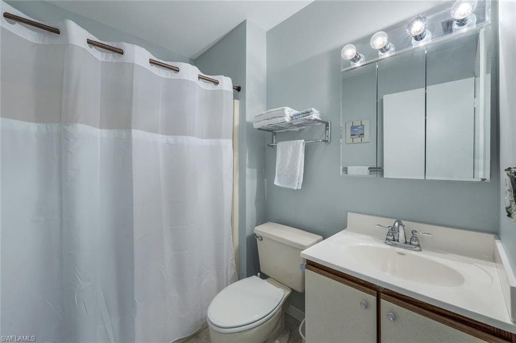 5259 Treetops Dr, Naples, FL 34113-14