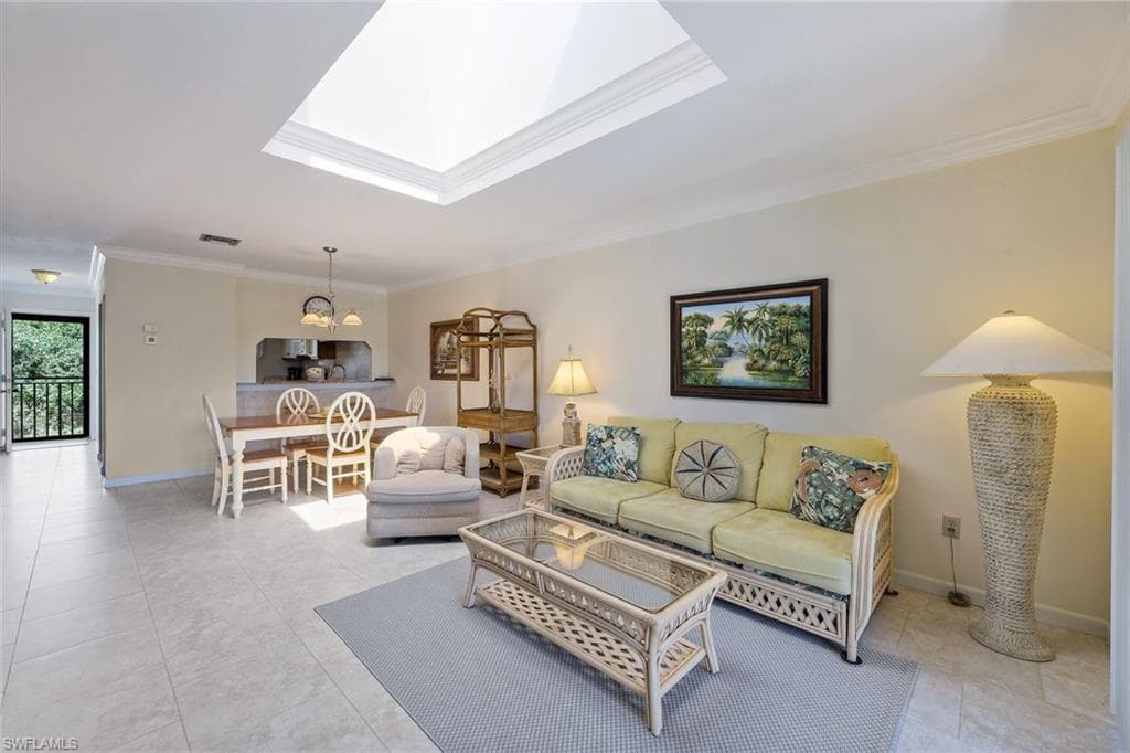 5259 Treetops Dr, Naples, FL 34113-6