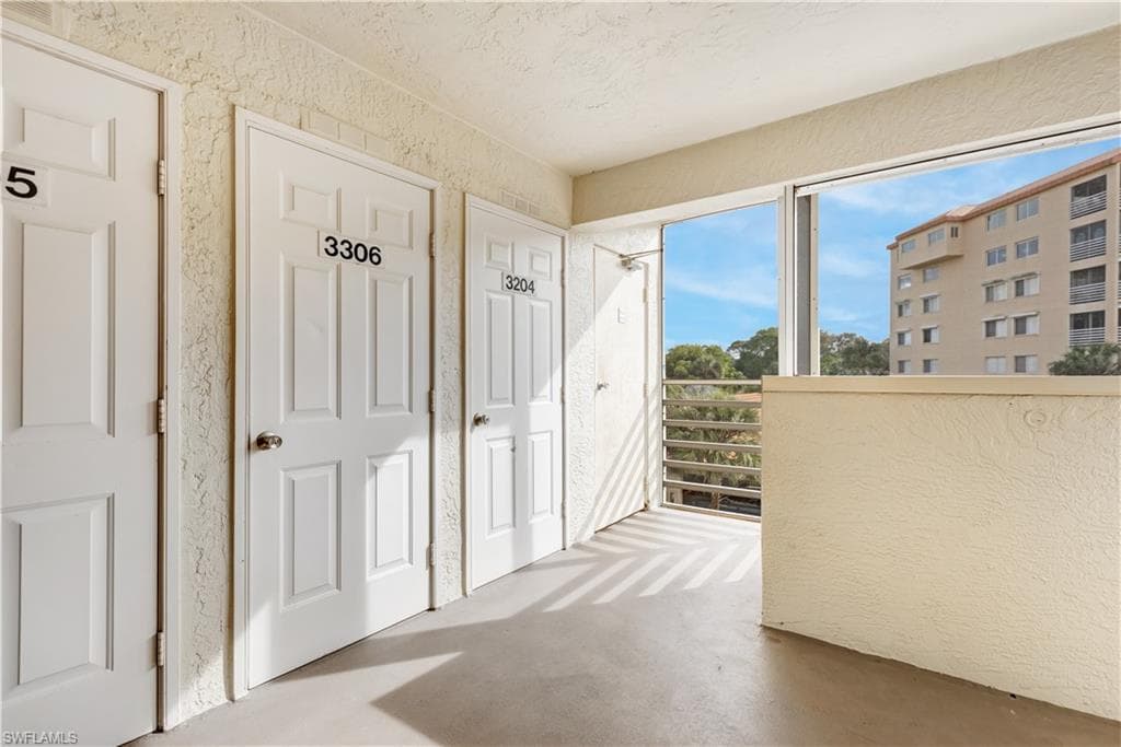15171 Cedarwood Ln 3204, Naples, FL 34110-34