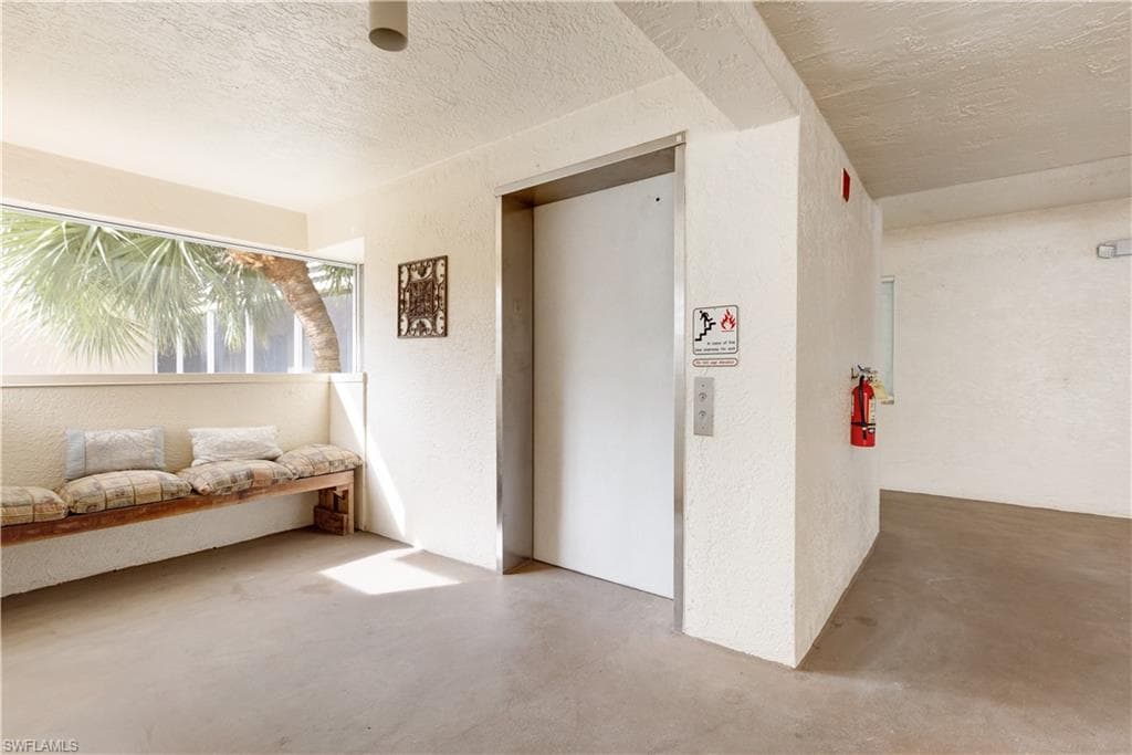 15171 Cedarwood Ln 3204, Naples, FL 34110-36