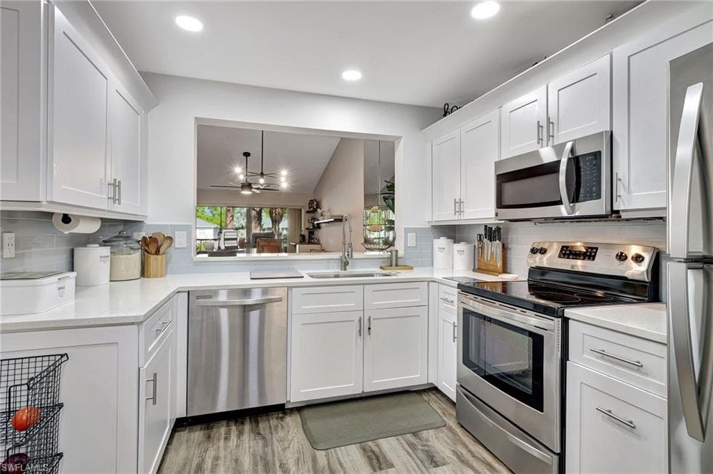 716 Landover Cir 201, Naples, FL 34104-9