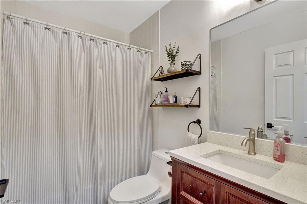 716 Landover Cir 201, Naples, FL 34104-16