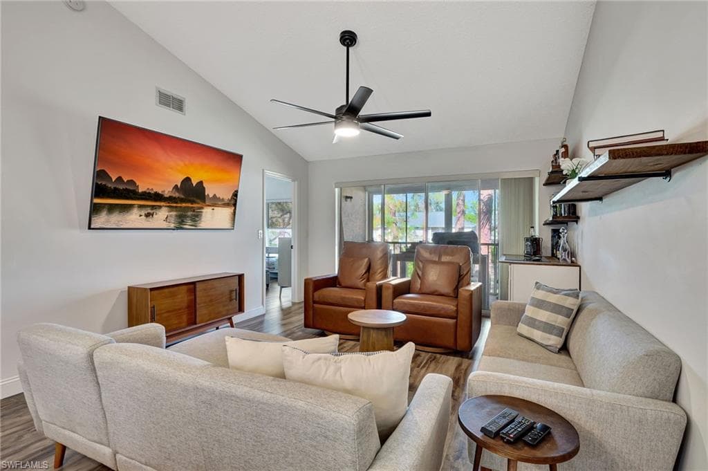 716 Landover Cir 201, Naples, FL 34104-3