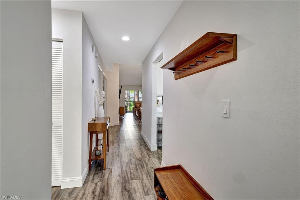 716 Landover Cir 201, Naples, FL 34104-7
