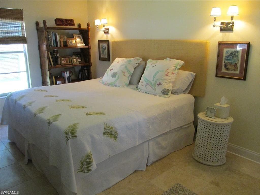 817 52nd St, Cape Coral, FL 33914-11