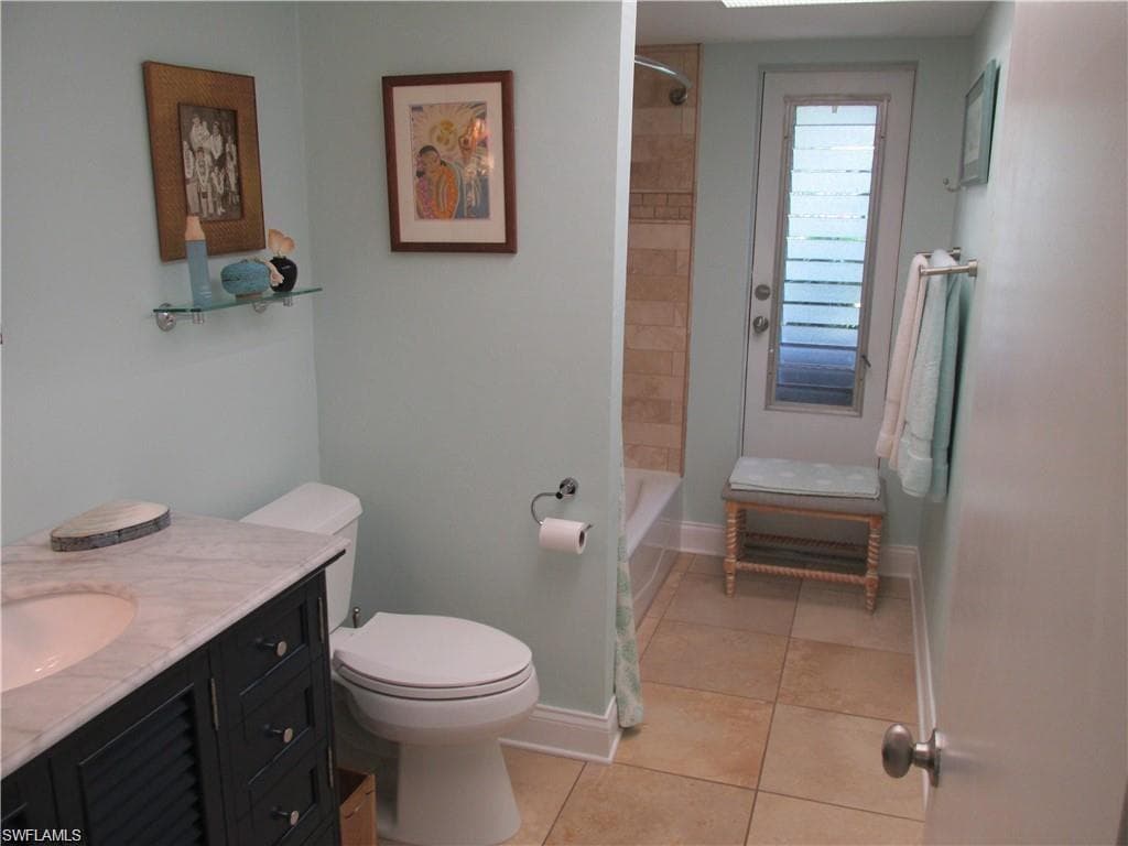 817 52nd St, Cape Coral, FL 33914-18