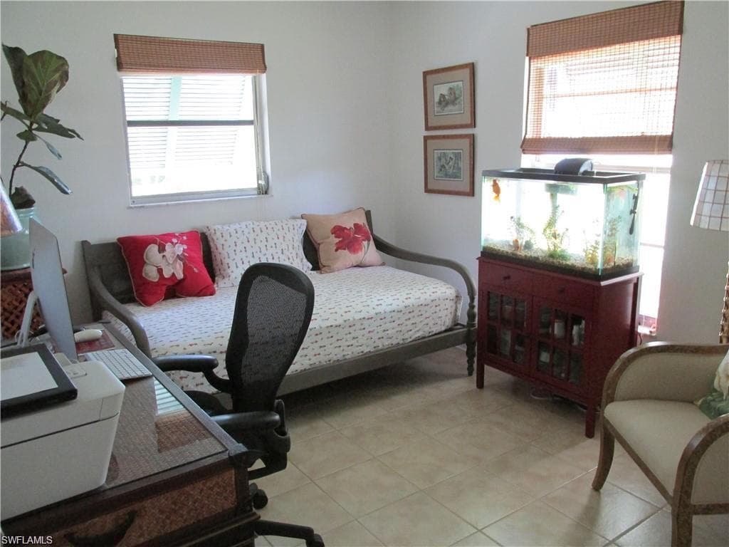 817 52nd St, Cape Coral, FL 33914-22