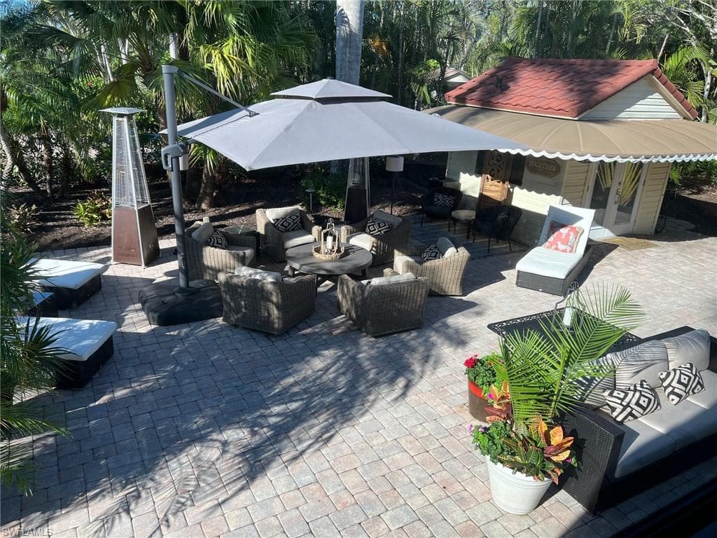 4910 Coach Ln, Naples, FL 34114-4