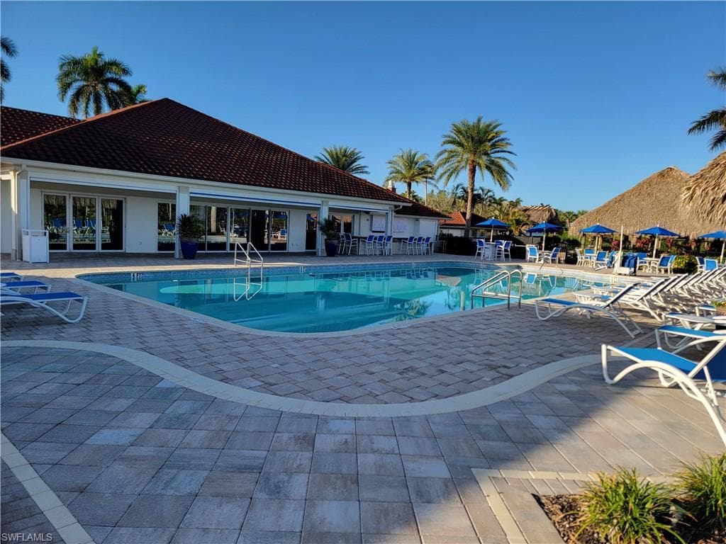 4690 Southern Breeze Dr, Naples, FL 34114-11