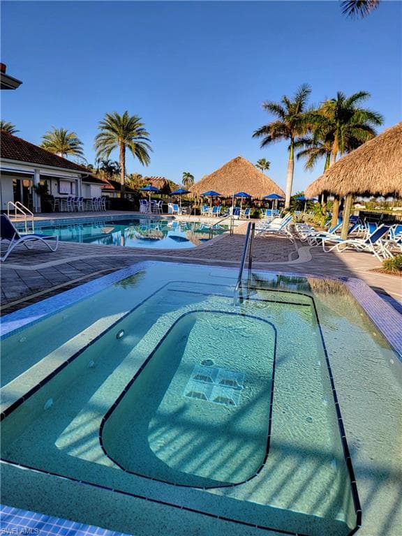 4690 Southern Breeze Dr, Naples, FL 34114-17