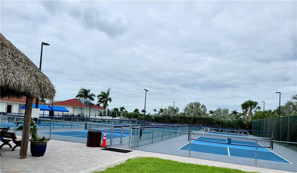 4690 Southern Breeze Dr, Naples, FL 34114-18