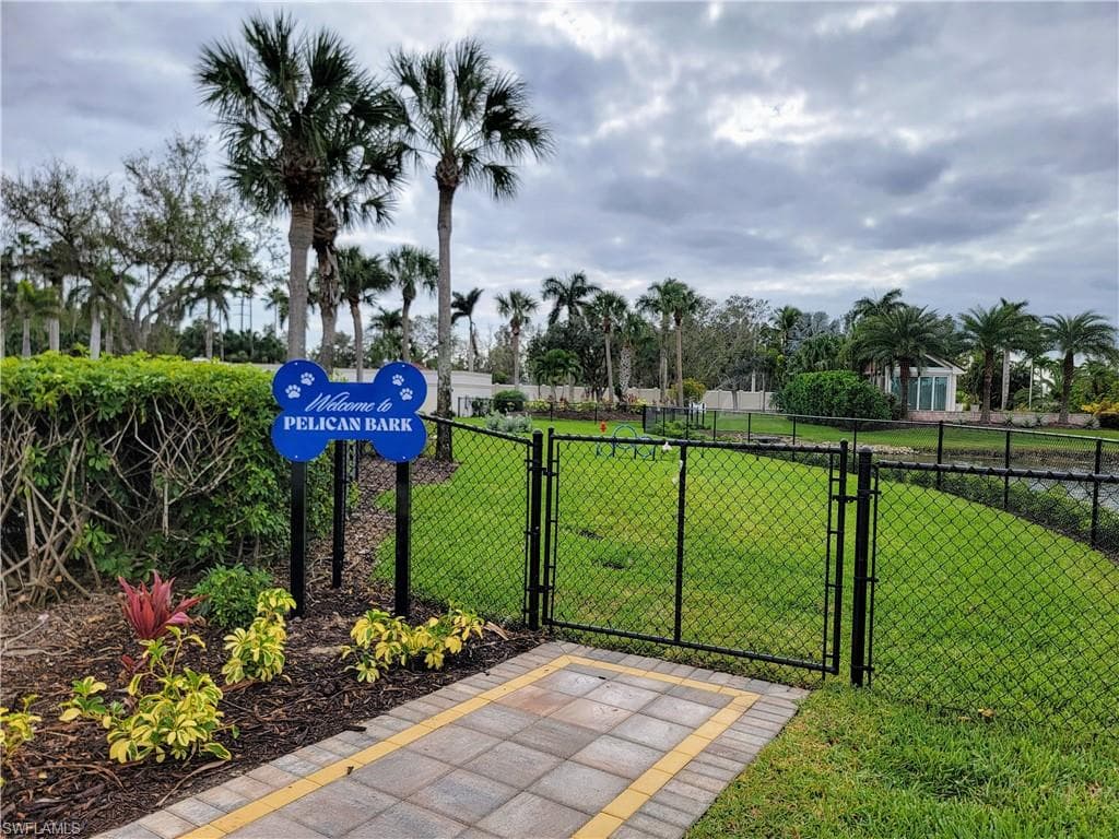 4690 Southern Breeze Dr, Naples, FL 34114-19