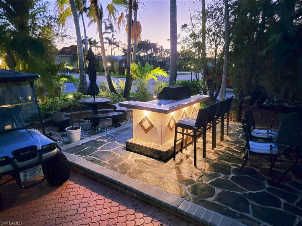 4690 Southern Breeze Dr, Naples, FL 34114-7