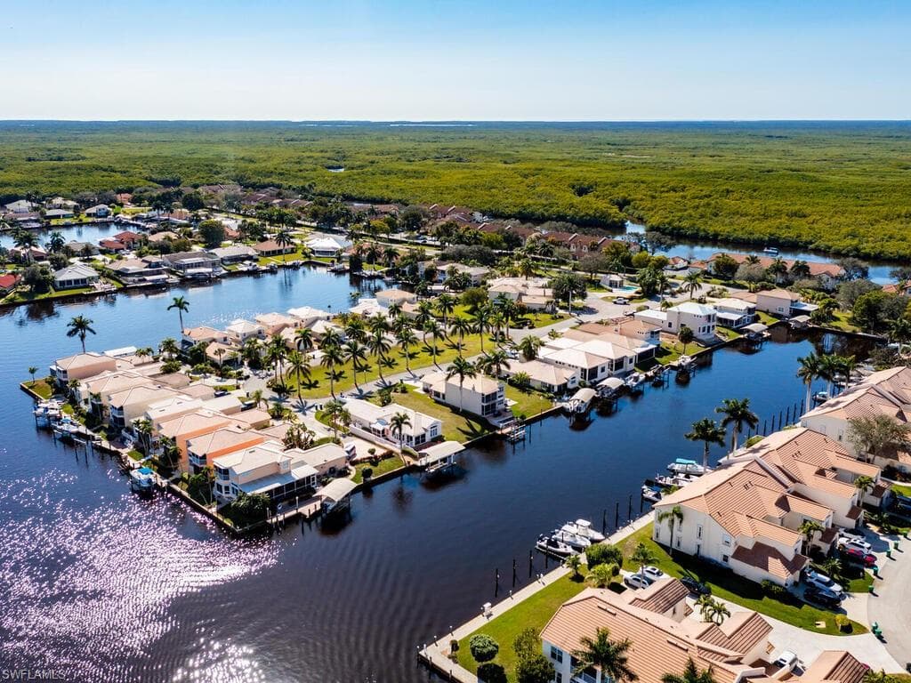 193 Eveningstar Cay, Naples, FL 34114-10