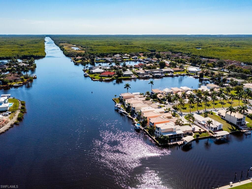 193 Eveningstar Cay, Naples, FL 34114-11