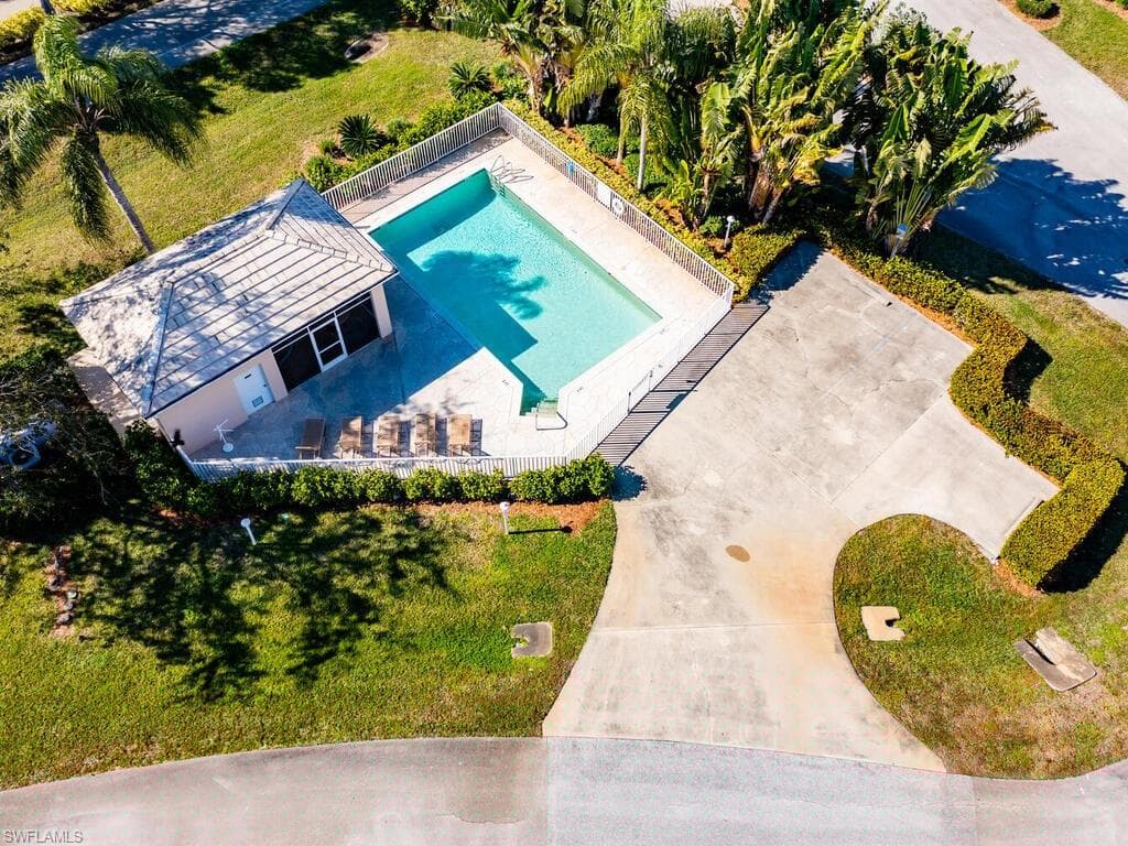 193 Eveningstar Cay, Naples, FL 34114-13