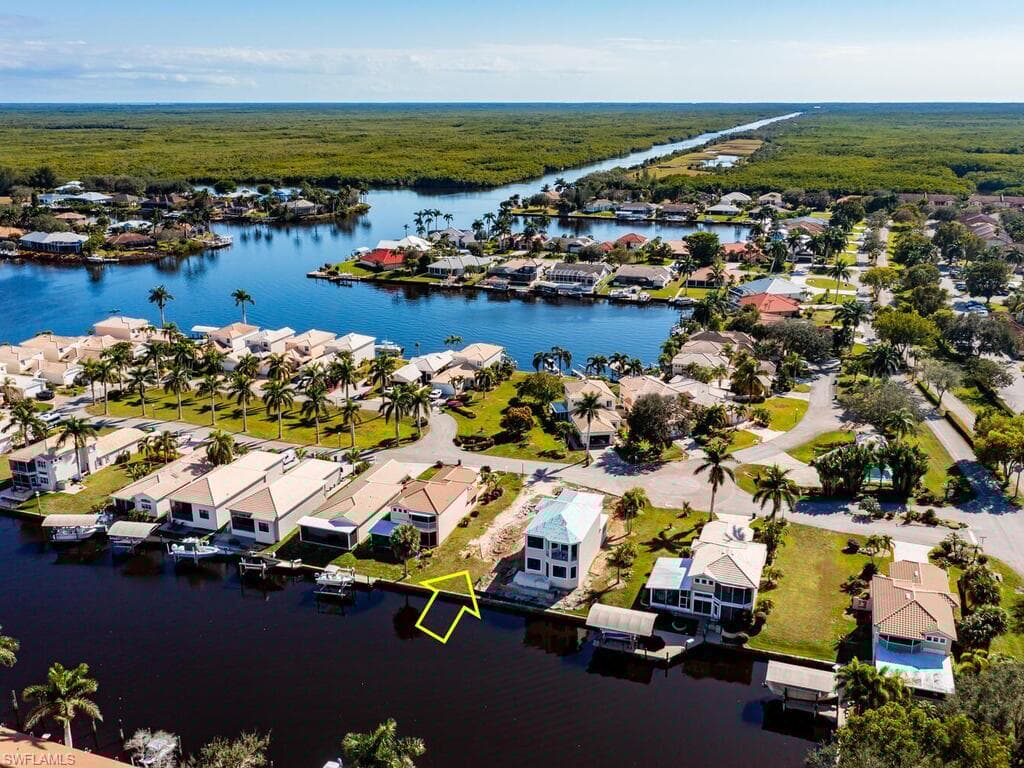 193 Eveningstar Cay, Naples, FL 34114-2