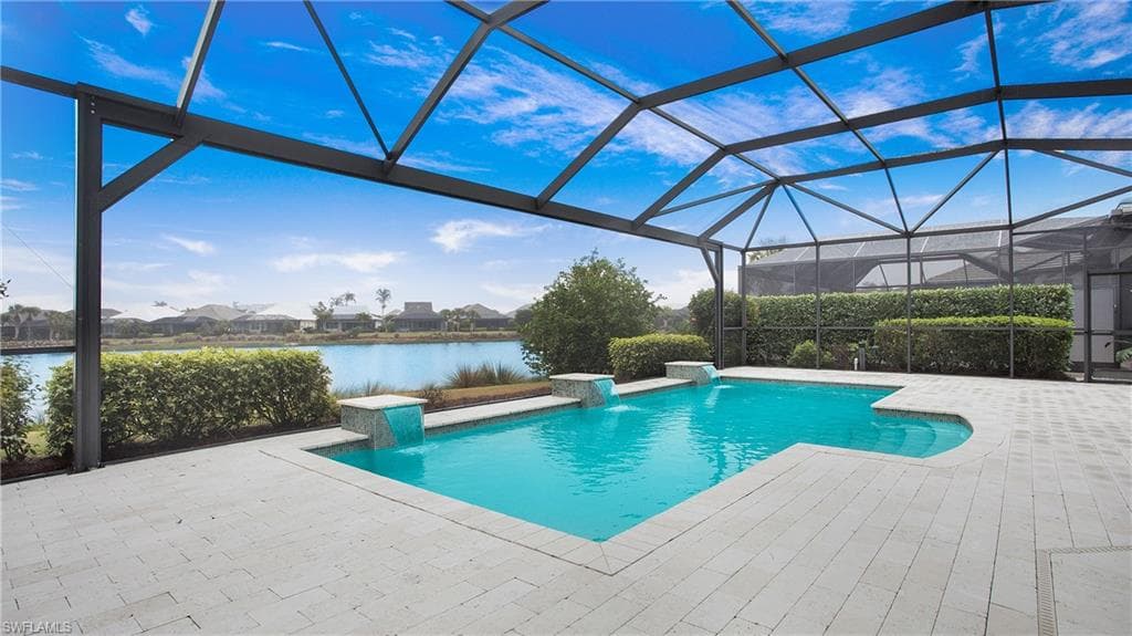 5060 Martinique Dr, Naples, FL 34113-26