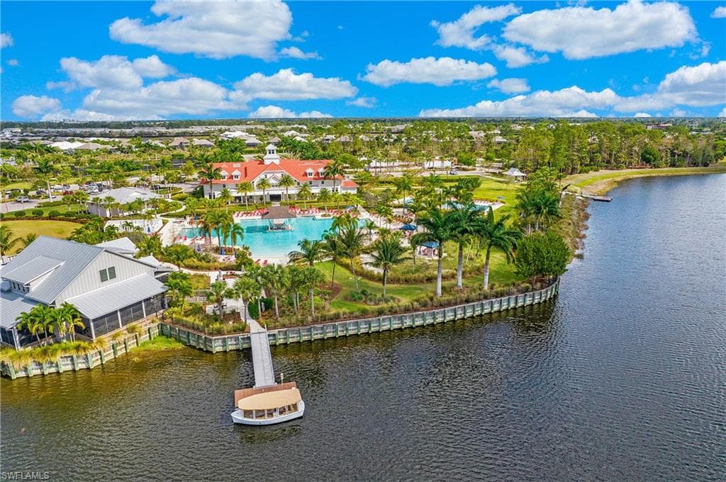 5060 Martinique Dr, Naples, FL 34113-32