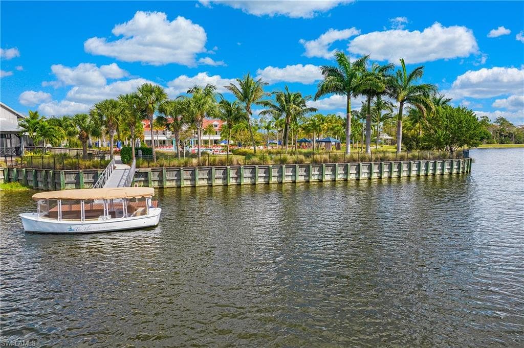 5060 Martinique Dr, Naples, FL 34113-37