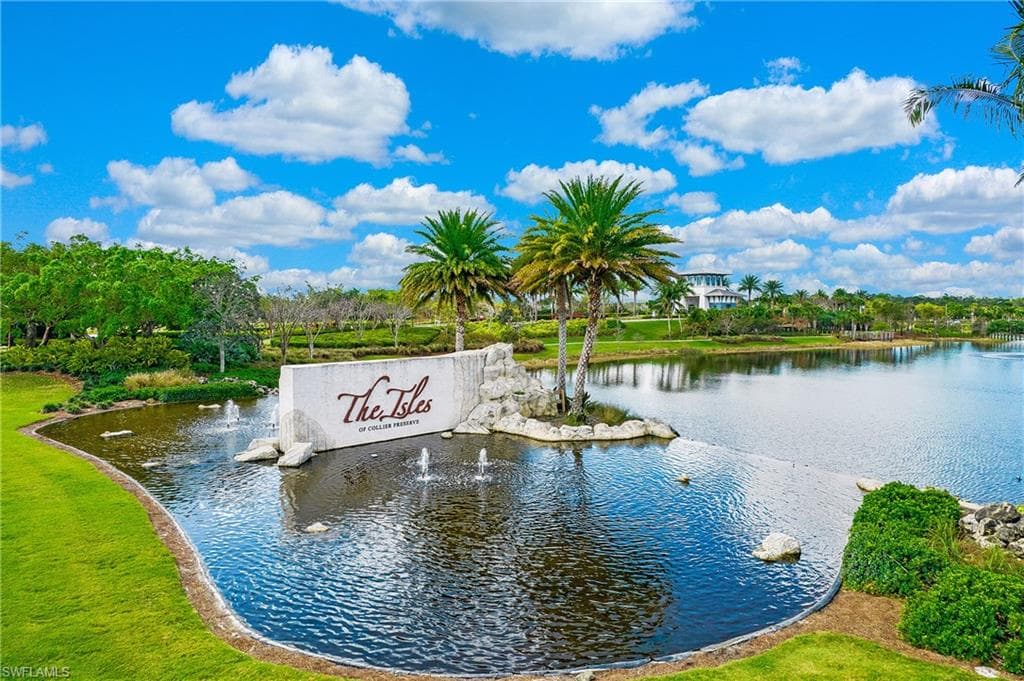 5060 Martinique Dr, Naples, FL 34113-38