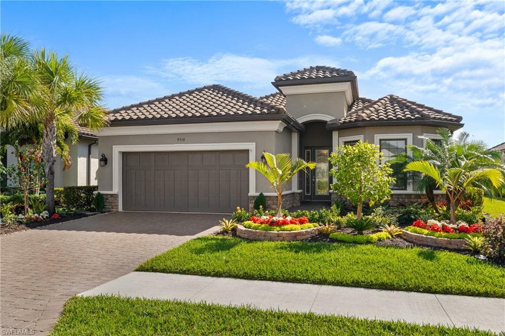 9516 Montelanico Loop, Naples, FL 34119-38
