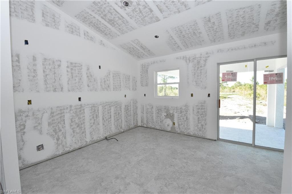 4463 60 Ave NE, Naples, FL 34120-12