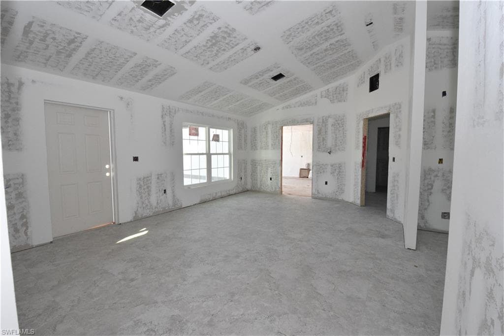 4463 60 Ave NE, Naples, FL 34120-8