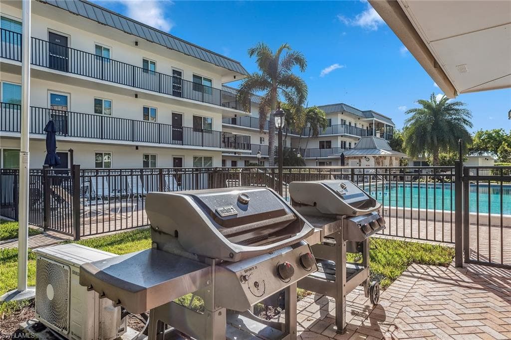766 Central Ave 318, Naples, FL 34102-22