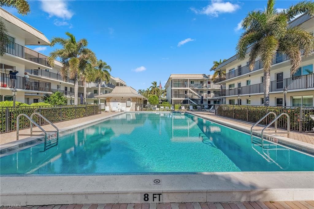 766 Central Ave 318, Naples, FL 34102-23