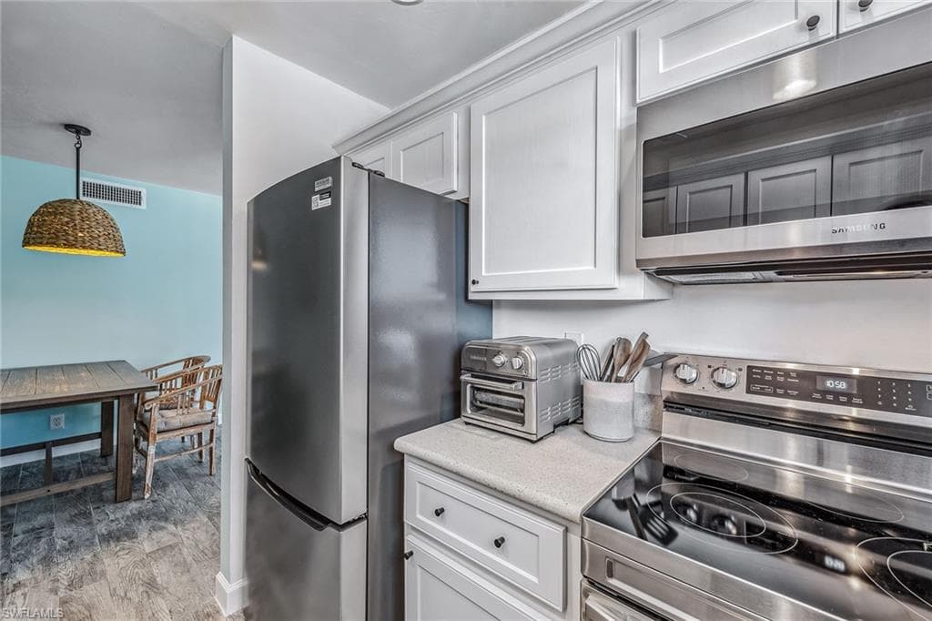 766 Central Ave 318, Naples, FL 34102-7