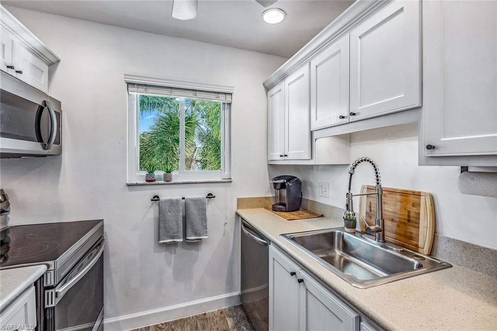 766 Central Ave 318, Naples, FL 34102-8