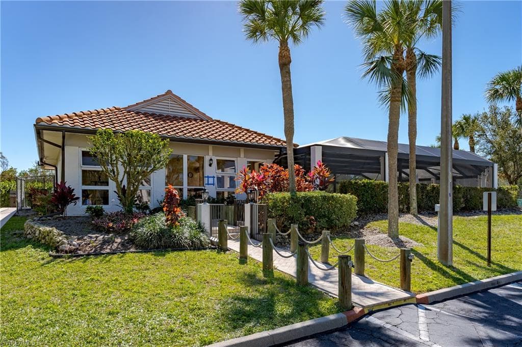 300 Stevens Landing Dr C205, Marco Island, FL 34145-33