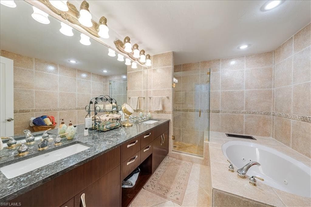 550 Cormorant Cv, Naples, FL 34113-14